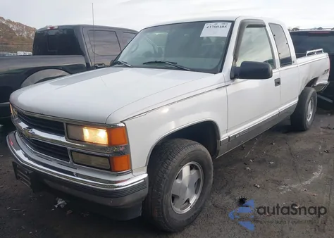 1997 Chevrolet K1500 Fleetside z USA, uszkodzony, nr VIN 1GCEK19R7VE239806